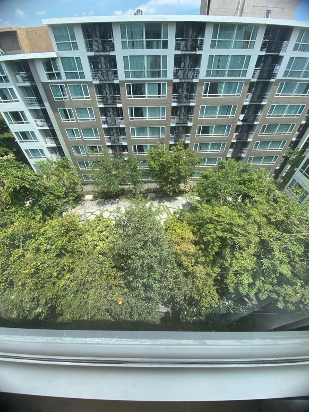 For RentCondoPattanakan, Srinakarin : 🚩 New Building 4 #Element Srinakarin Room almost 1 hrs. 1 Water. Beautiful room. There is an electric stove. Washing machine. Contact Aunt Mam 0992982923 LINEID: 0644740951 SOM4/1/19