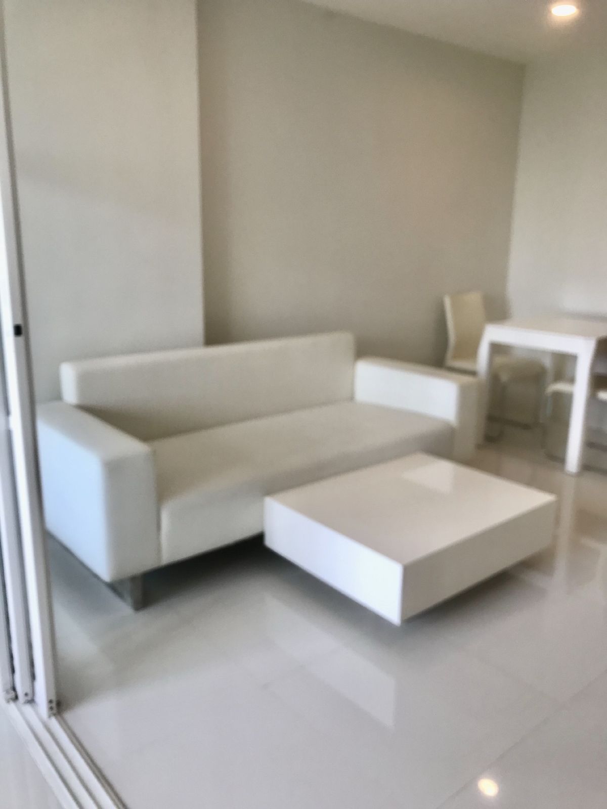 For RentCondoPattanakan, Srinakarin : 🚩 New Building 4 #Element Srinakarin Room almost 1 hrs. 1 Water. Beautiful room. There is an electric stove. Washing machine. Contact Aunt Mam 0992982923 LINEID: 0644740951 SOM4/1/19