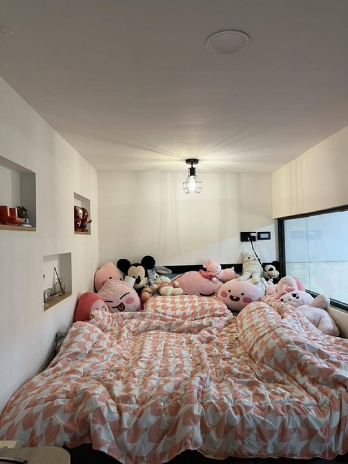 For RentTownhomePattanakan, Srinakarin : Single house for rent, Pleno Rama 9 - Krungthep Kreetha, near Sarasas Romklao School, just 11 minutes.