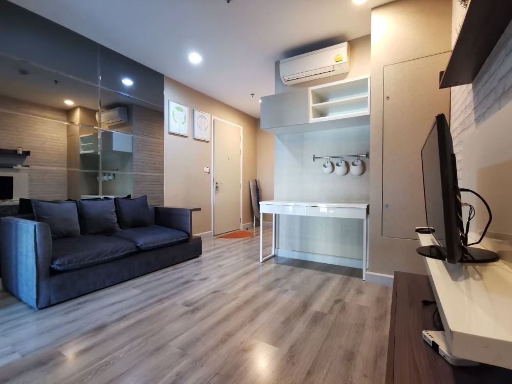For RentCondoSathorn, Narathiwat : For rent ✨Centric Sathorn - Saint Louis✨ near BTS St. Louis, complete with furniture and electrical appliances.