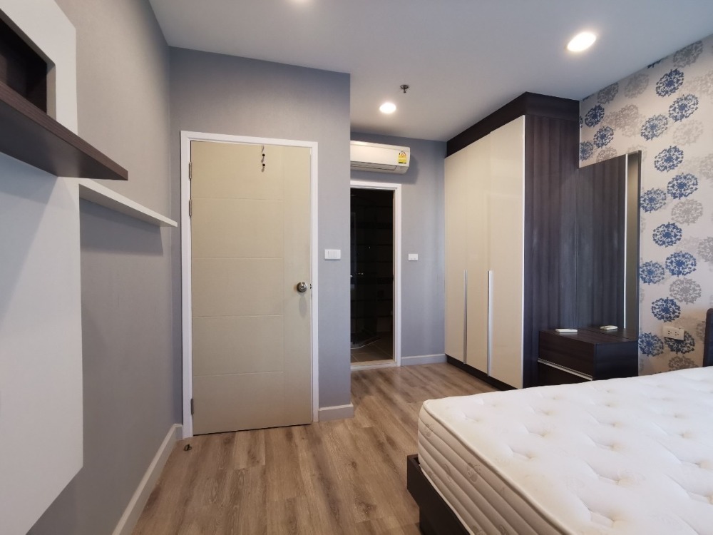 For RentCondoSathorn, Narathiwat : For rent ✨Centric Sathorn - Saint Louis✨ near BTS St. Louis, complete with furniture and electrical appliances.