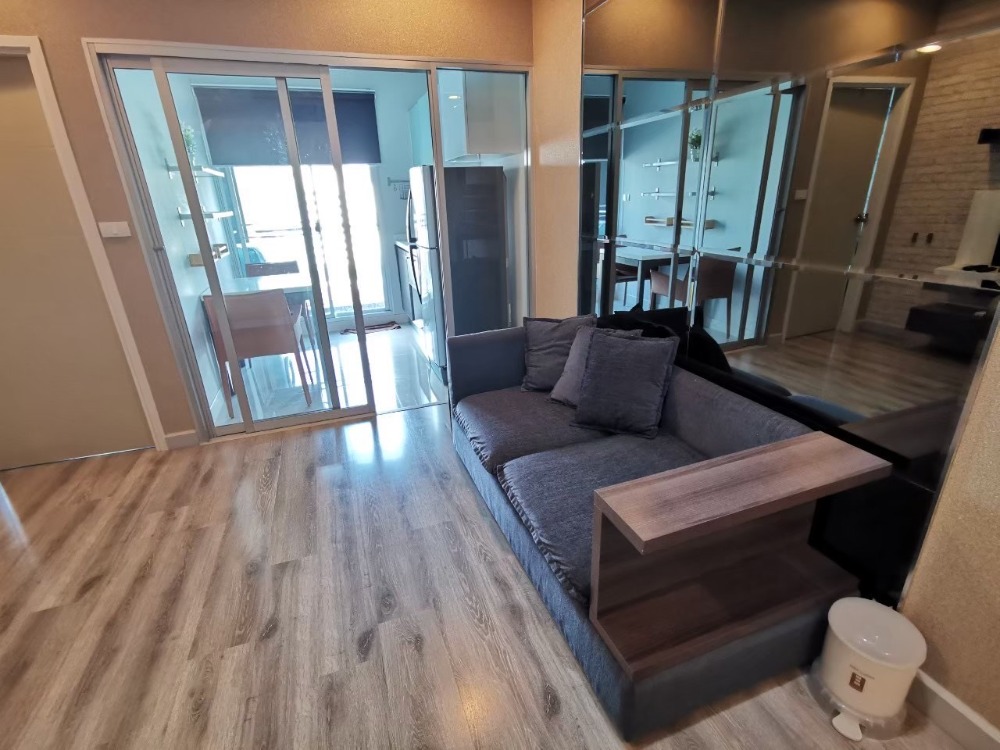 For RentCondoSathorn, Narathiwat : For rent ✨Centric Sathorn - Saint Louis✨ near BTS St. Louis, complete with furniture and electrical appliances.