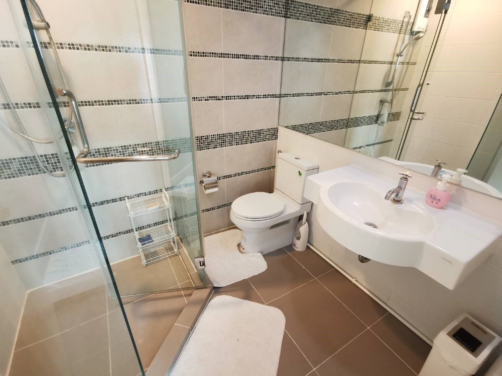 For RentCondoSathorn, Narathiwat : For rent ✨Centric Sathorn - Saint Louis✨ near BTS St. Louis, complete with furniture and electrical appliances.