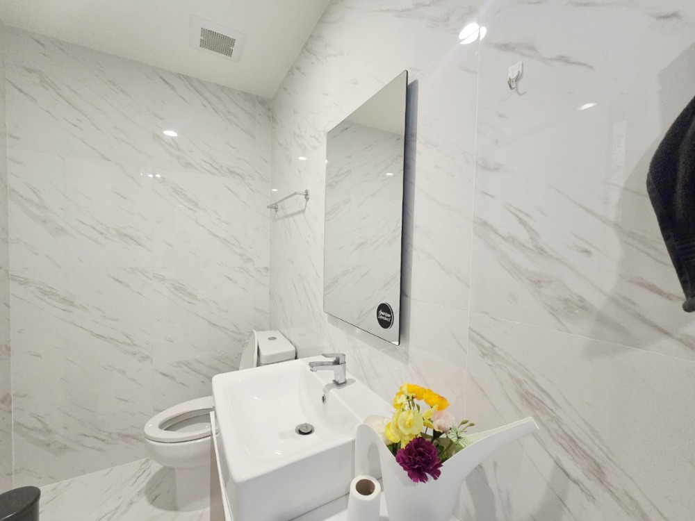 For RentCondoBangna, Bearing, Lasalle : FOR RENT✨️NEW 📍 IDEO MOBI SUKHUMVIT EASTPOINT @BTS bangna1BEDROOM 39 SQM14 FLOOR. READY TO MOVE IN 💼18,000 BATH PER MONTH.✅️PLEASE CONTACT : KHUN OIL 098 292 4151APPOINTMENT : https://line.me/ti/p/RETg6LPXWb