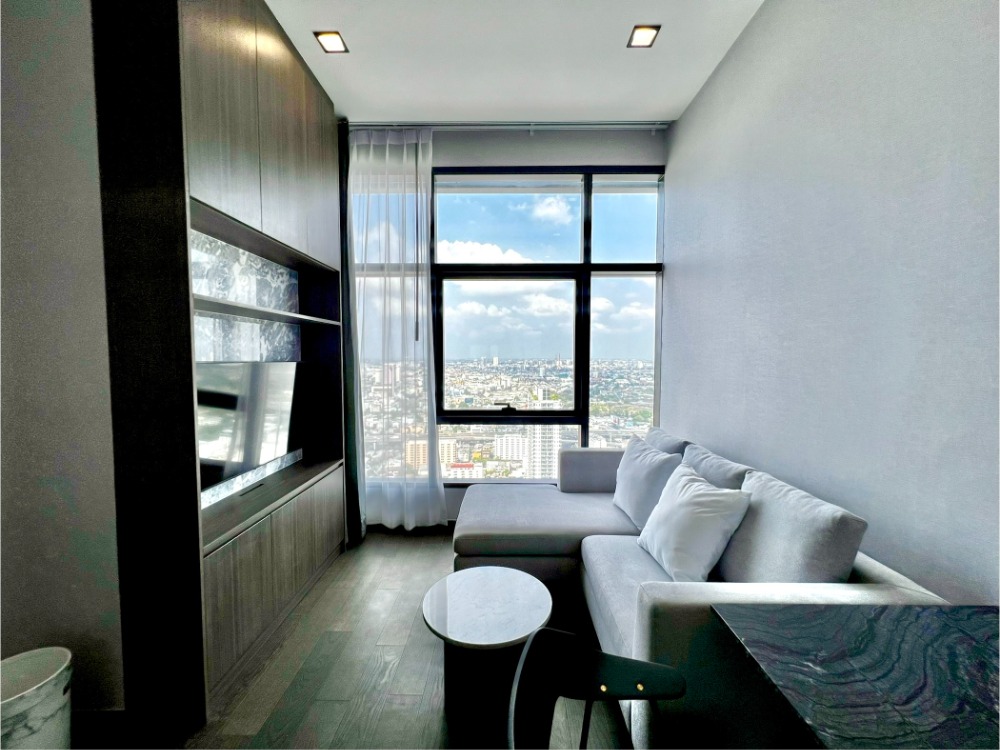For RentCondoRatchathewi,Phayathai : Conner Ratchathewi, luxurious condo in the city center, 1 Bed Simplex, 33rd floor, only 40k!