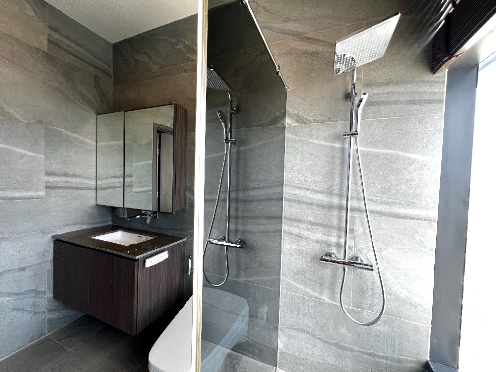 For RentCondoRatchathewi,Phayathai : Conner Ratchathewi, luxurious condo in the city center, 1 Bed Simplex, 33rd floor, only 40k!