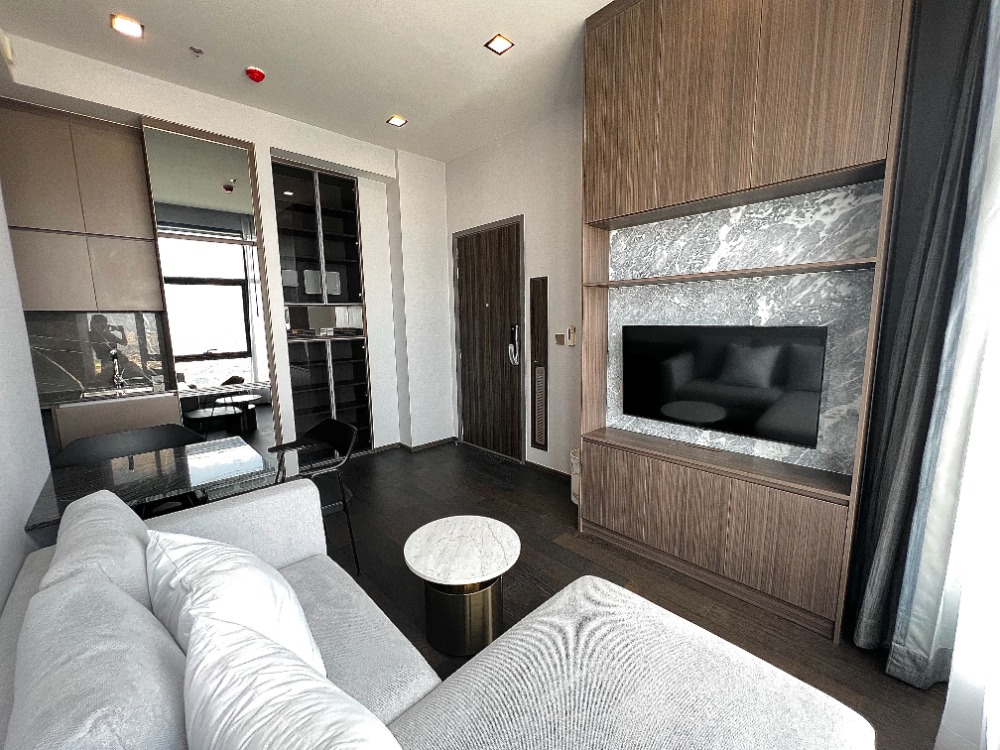 For RentCondoRatchathewi,Phayathai : Conner Ratchathewi, luxurious condo in the city center, 1 Bed Simplex, 33rd floor, only 40k!