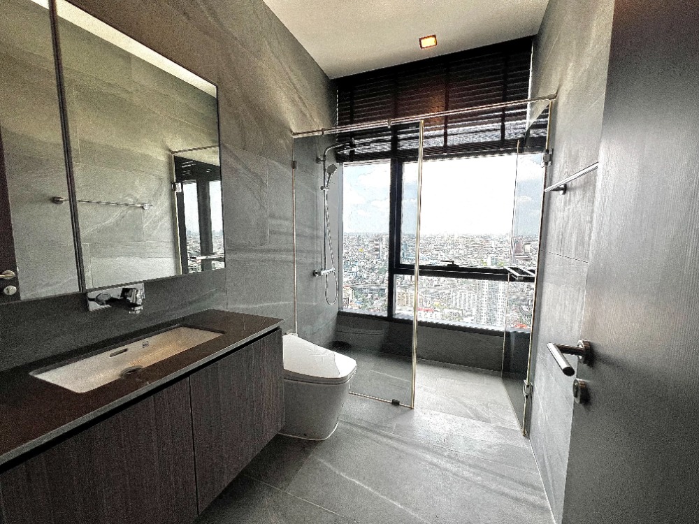 For RentCondoRatchathewi,Phayathai : Conner Ratchathewi, luxurious condo in the city center, 1 Bed Simplex, 33rd floor, only 40k!