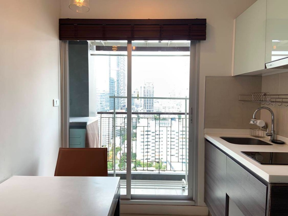 For RentCondoSathorn, Narathiwat : For rent 📌Centric sathorn st.louis📌 Furniture, complete electrical appliances, near BTS St. Louis.