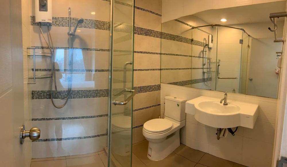 For RentCondoSathorn, Narathiwat : For rent 📌Centric sathorn st.louis📌 Furniture, complete electrical appliances, near BTS St. Louis.