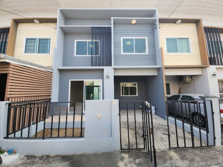 For RentTownhomeNonthaburi, Bang Yai, Bangbuathong : Townhome for rent, The Modish Bang Bua Thong, near Sarasas Witaed Bang Bua Thong School, just 4 minutes.