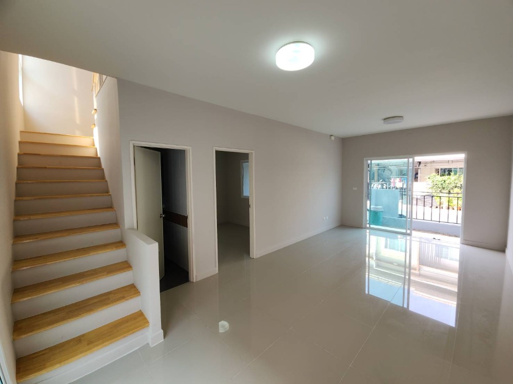 ให้เช่าทาวน์โฮมนนทบุรี บางใหญ่ บางบัวทอง : ให้เช่าทาวน์โฮม เดอะโมดิช บางบัวทอง ใกล้ โรงเรียนสารสาสน์วิเทศ บางบัวทอง เพียง 4 นาที