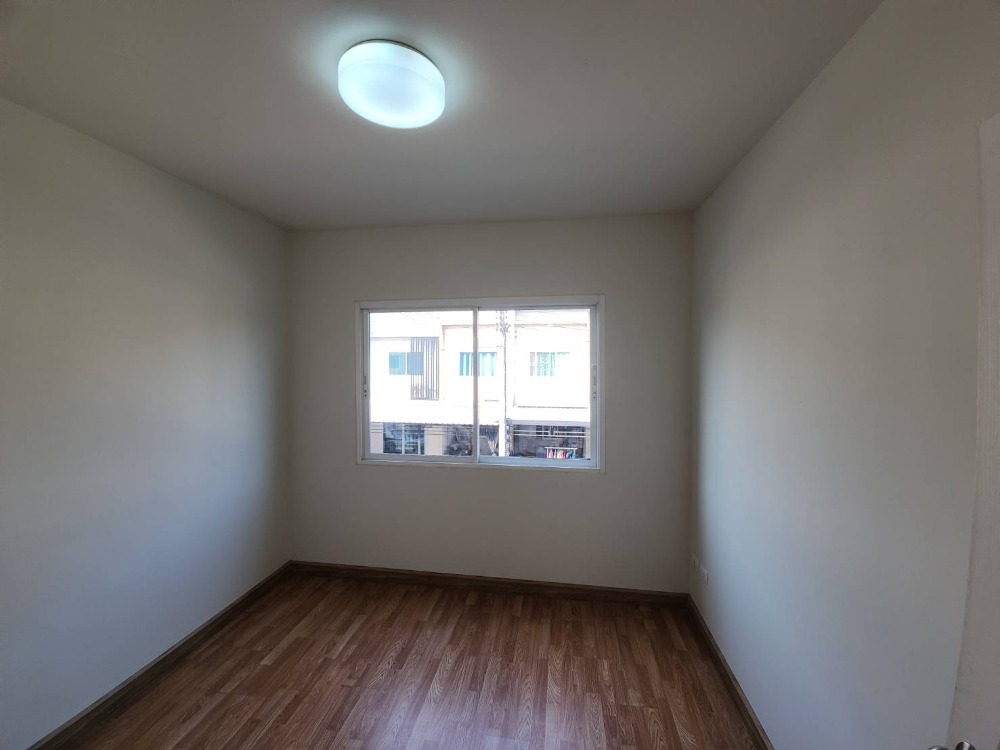 ให้เช่าทาวน์โฮมนนทบุรี บางใหญ่ บางบัวทอง : ให้เช่าทาวน์โฮม เดอะโมดิช บางบัวทอง ใกล้ โรงเรียนสารสาสน์วิเทศ บางบัวทอง เพียง 4 นาที