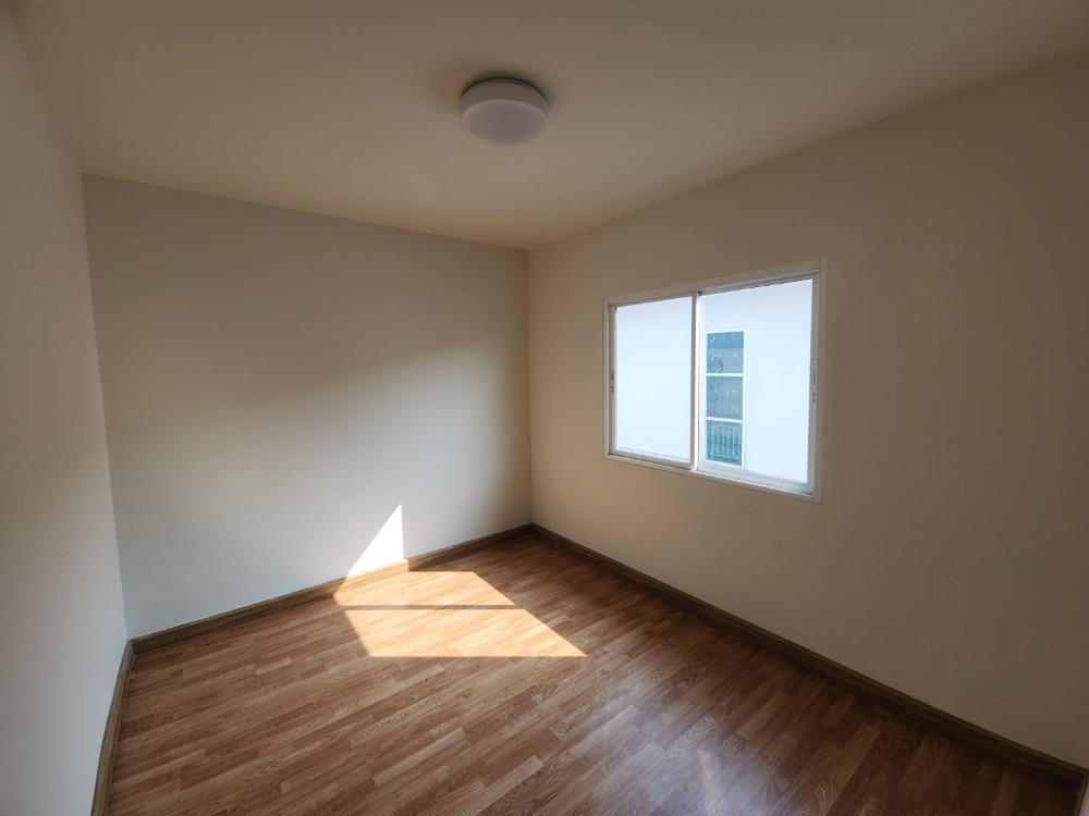 ให้เช่าทาวน์โฮมนนทบุรี บางใหญ่ บางบัวทอง : ให้เช่าทาวน์โฮม เดอะโมดิช บางบัวทอง ใกล้ โรงเรียนสารสาสน์วิเทศ บางบัวทอง เพียง 4 นาที