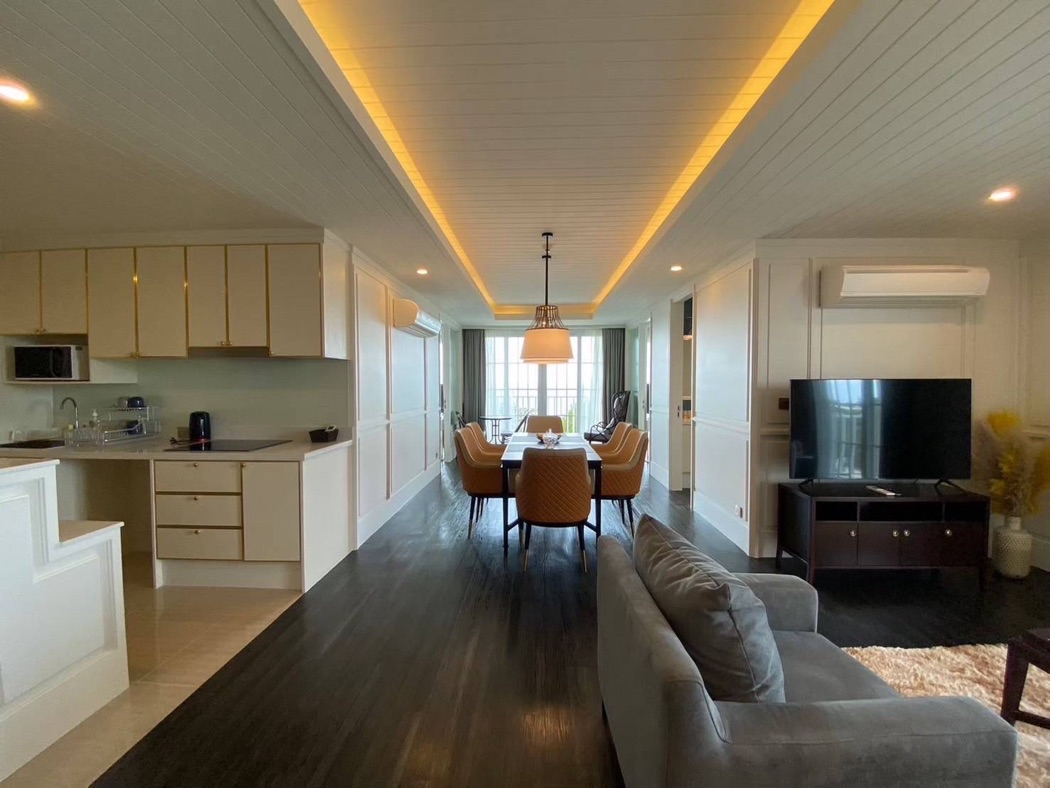 ขายคอนโดพัทยา บางแสน ชลบุรี สัตหีบ : ขาย คอนโด Grand Florida Beachfront Condo Resort Pattayaแกรนด์ ฟลอริด้า บีชฟร้อนท์ พัทยา 101 ตรม. ติดทะเล วิวชายหาด 180 ตกแต่งแบบโรงแรมห้าดาว