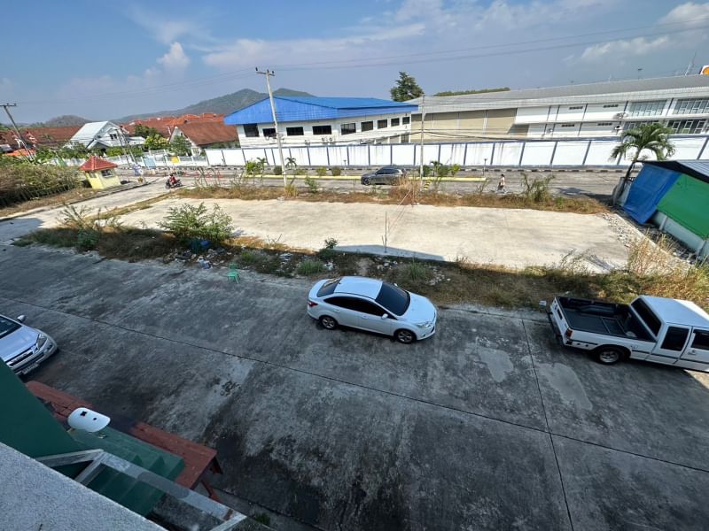 ขายอาคารพาณิชย์ระยอง : ขายอาคารพาณิชย์ 3 ชั้น 2 คูหา ตึกทำเชื่อมต่อเรียบร้อย อยู่ในแหล่งชุมชน ซอยตรงข้ามศูนย์ราชการอำเภอบ้านฉาง จังหวัดระยอง