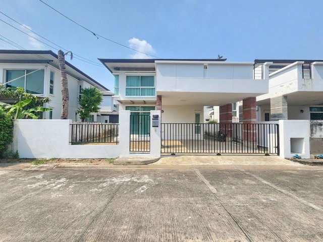 ให้เช่าบ้านมีนบุรี-ร่มเกล้า : HR1545ให้เช่าบ้านเดี่ยว หมู่บ้านสัมมากร ซอยรามคำแหง 162/1 พร้อมอยู่ เดินทางสะดวกใกล้รถไฟฟ้า