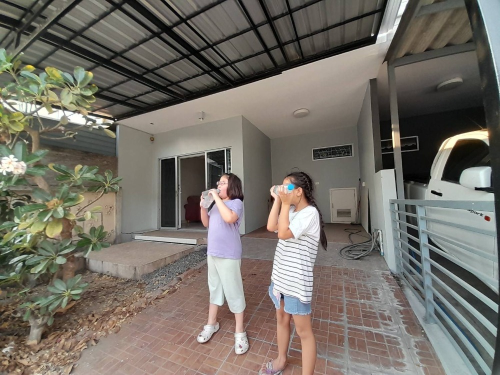 ขายทาวน์โฮมลาดกระบัง สุวรรณภูมิ : ขาย ทาวน์โฮม เดอะ คอนเนค 15 ถ.เฉลิมพระเกียรติ ร.9 เขตประเวศ (N.943)