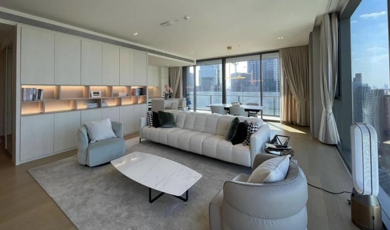 For RentCondoSukhumvit, Asoke, Thonglor : The Strand Thonglor 185 sq.m. 329,000 B Eng 中 日 Please add LINE ID @806qphgn o8415o5483