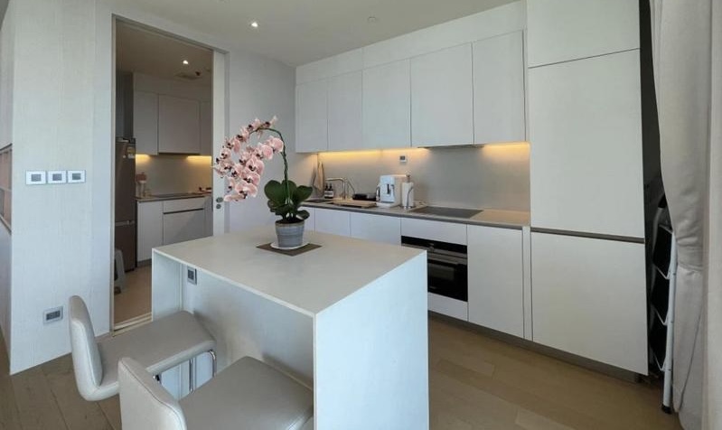 For RentCondoSukhumvit, Asoke, Thonglor : The Strand Thonglor 185 sq.m. 329,000 B Eng 中 日 Please add LINE ID @806qphgn o8415o5483