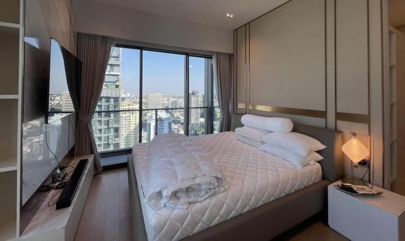 For RentCondoSukhumvit, Asoke, Thonglor : The Strand Thonglor 185 sq.m. 329,000 B Eng 中 日 Please add LINE ID @806qphgn o8415o5483