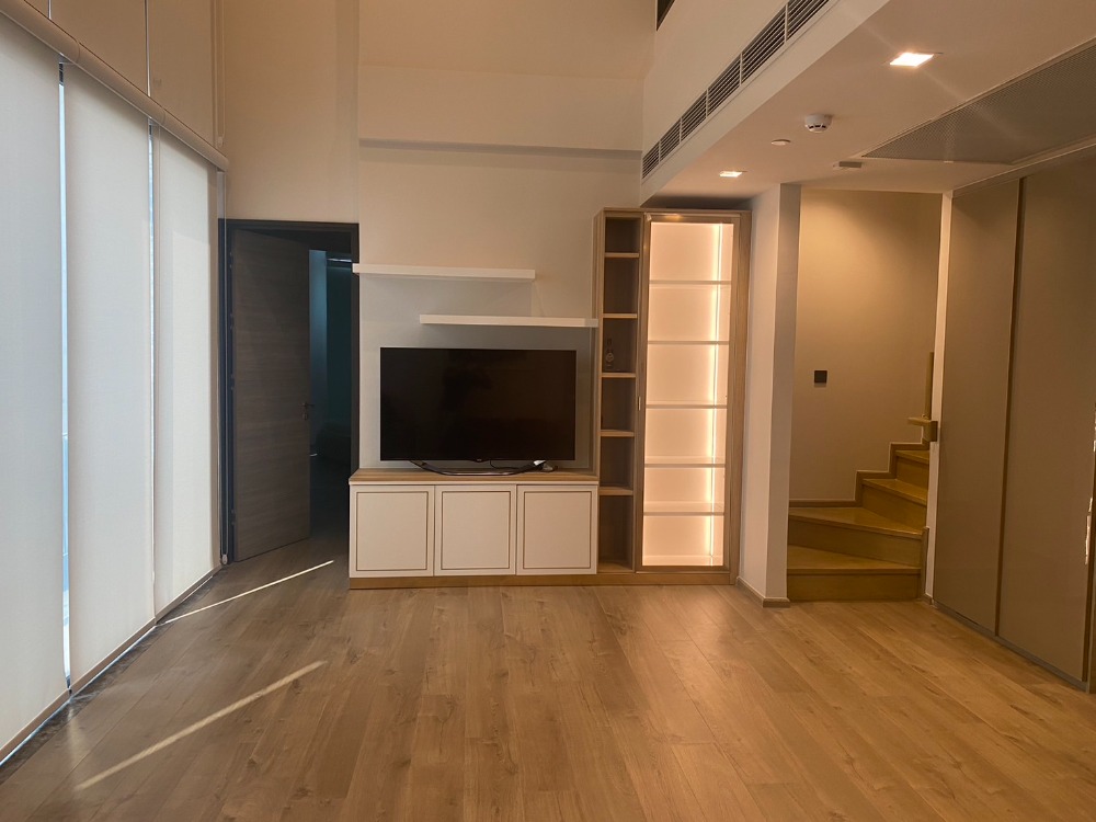 For RentCondoLadprao, Central Ladprao : 2 bedroom duplex for rent, location 5 Lat Phrao intersection.