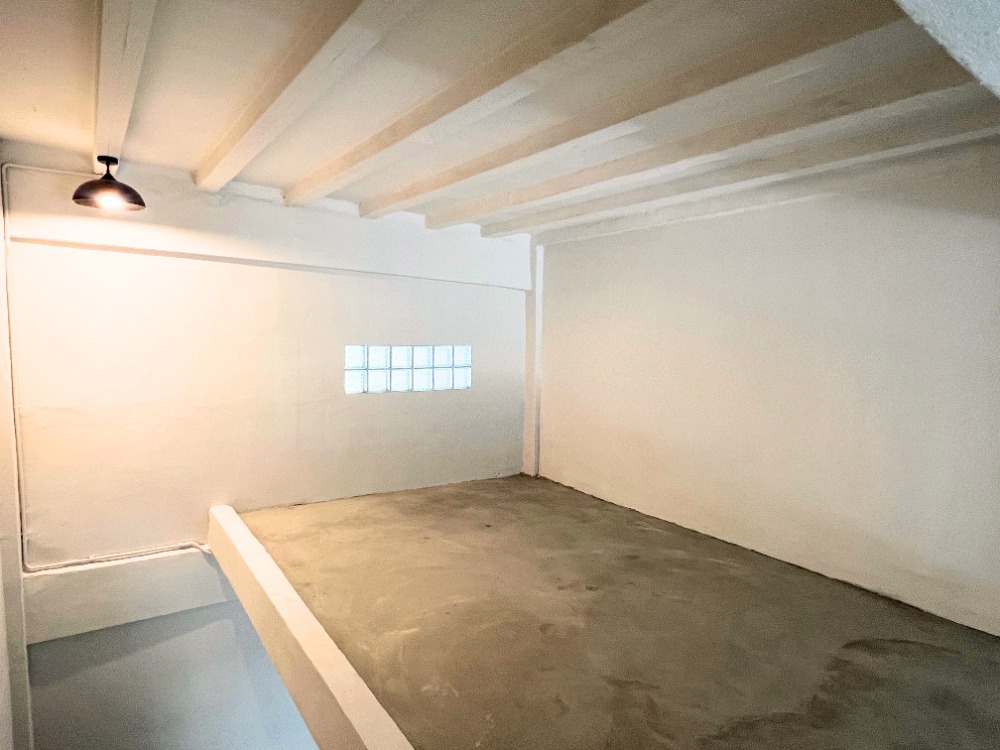 For SaleShop HouseLadprao101, Happy Land, The Mall Bang Kapi : Commercial building for sale, 4.5 floors, Happyland, near The Mall Bang Kapi and MRT Yellow Line, completely renovated.