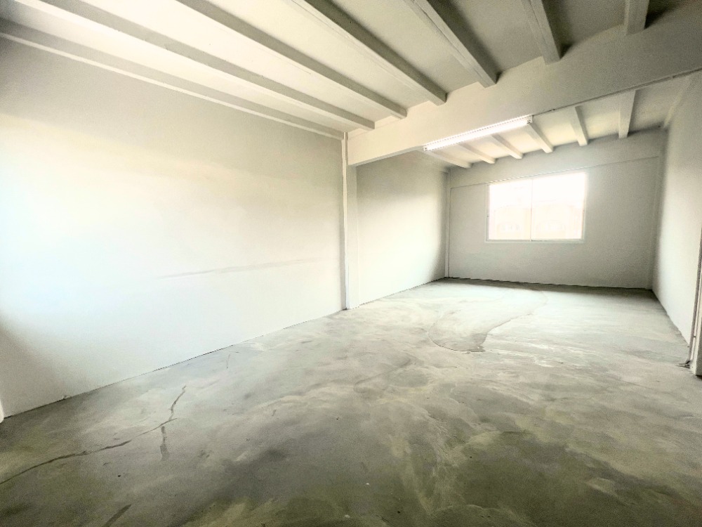 For SaleShop HouseLadprao101, Happy Land, The Mall Bang Kapi : Commercial building for sale, 4.5 floors, Happyland, near The Mall Bang Kapi and MRT Yellow Line, completely renovated.