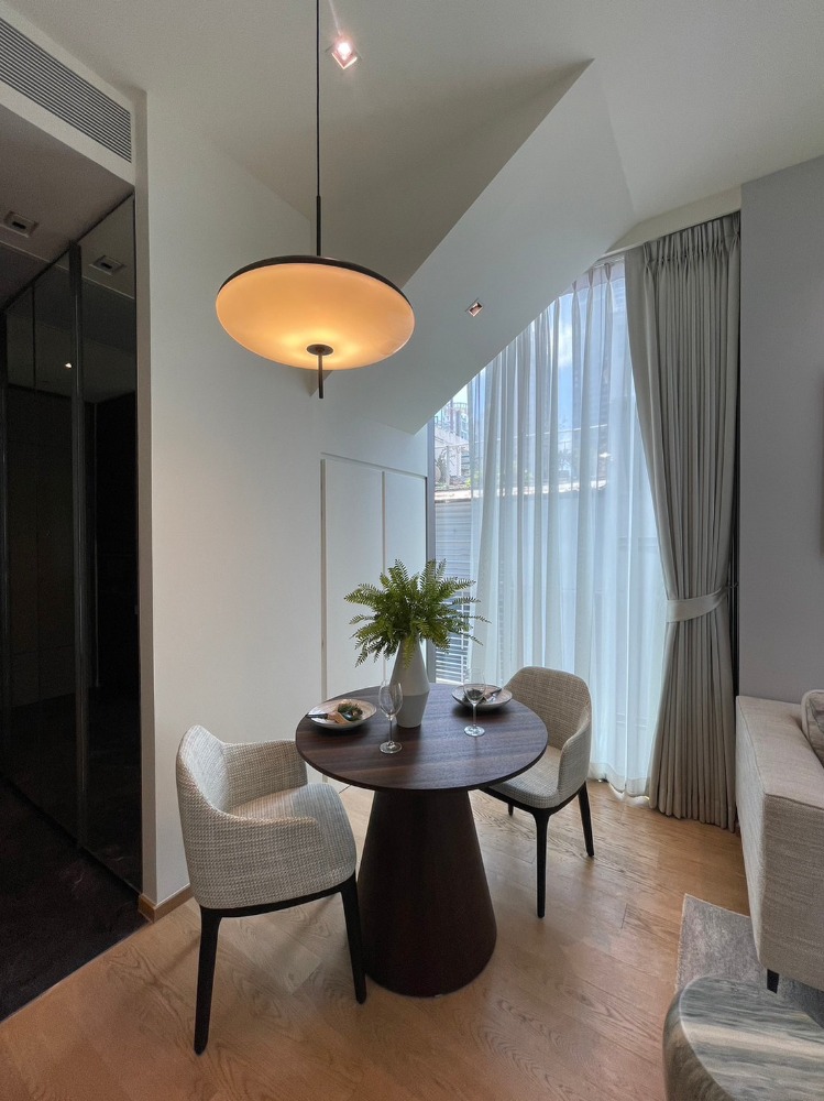 For RentCondoWitthayu, Chidlom, Langsuan, Ploenchit : 1 bedroom, duplex style for rent, Chidlom location.