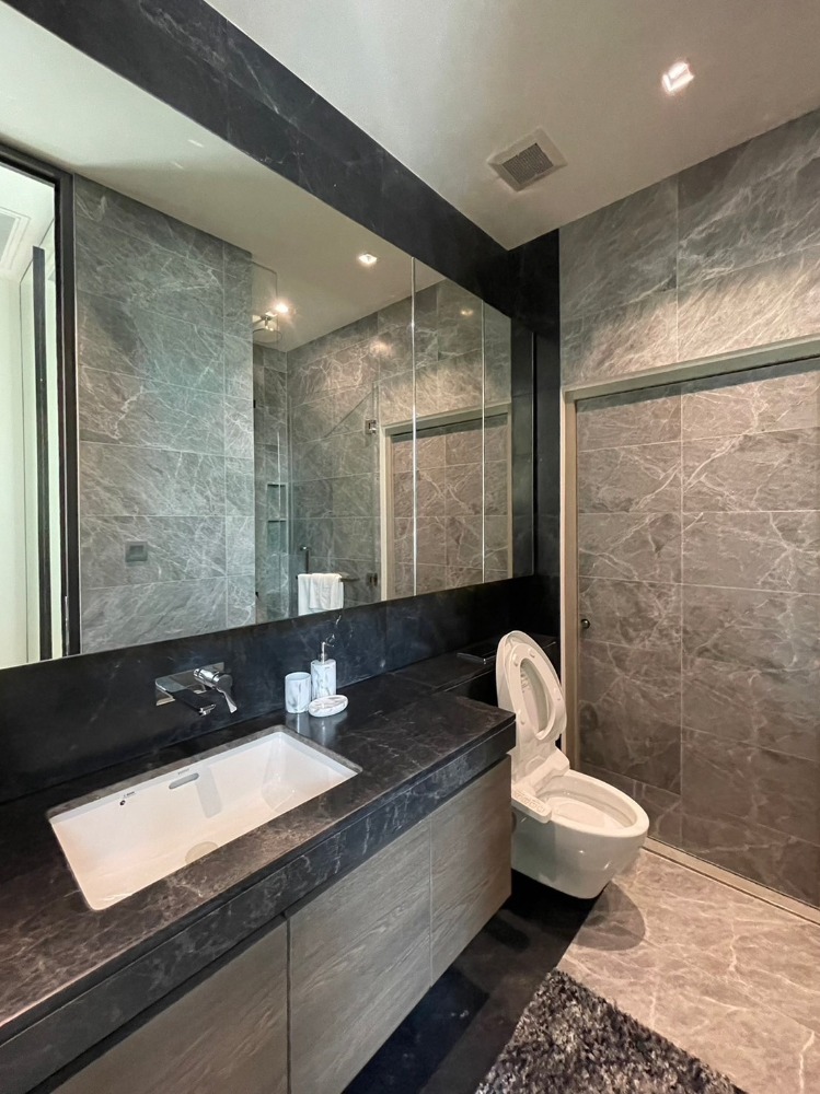 For RentCondoWitthayu, Chidlom, Langsuan, Ploenchit : 1 bedroom, duplex style for rent, Chidlom location.