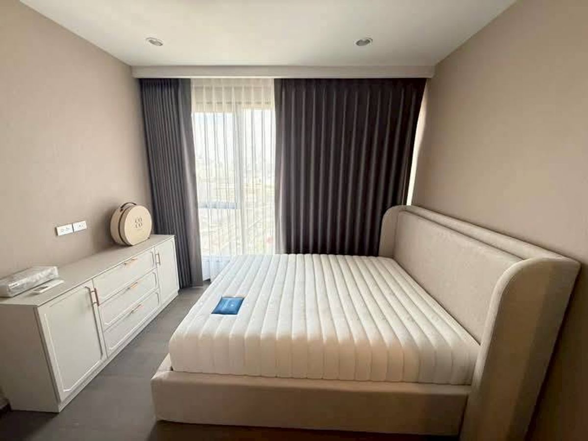 For RentCondoKhlongtoei, Kluaynamthai : Coco parc 43 sq m, 22th floor (one bedroom),close central Park. Managed by Dusit Hospitality Services. full electrical appliances, Only 0 metres to Khlong Toei MRT Station.