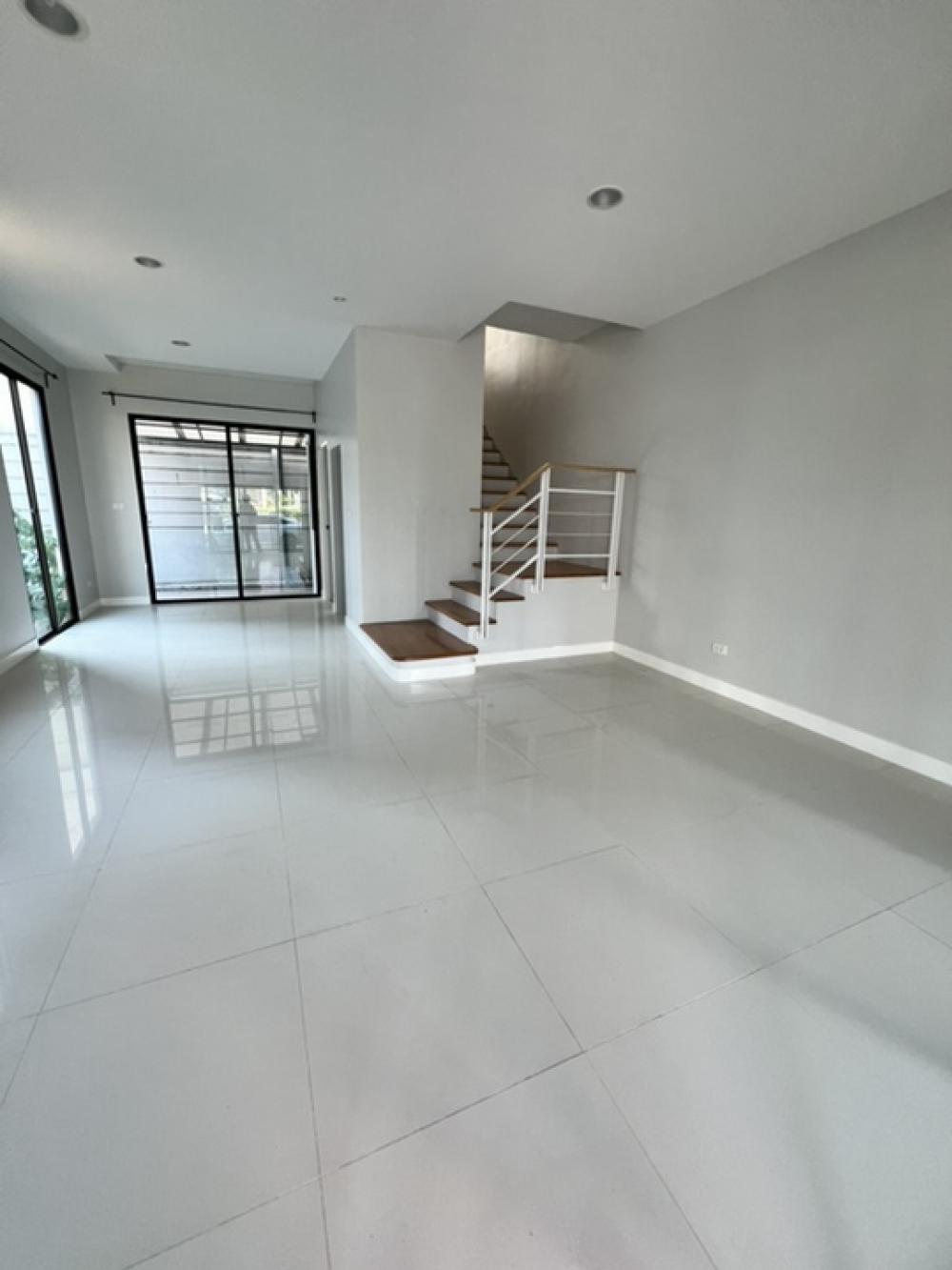 ให้เช่าทาวน์โฮมราษฎร์บูรณะ สุขสวัสดิ์ : 🔥เช่า หลังมุมส่วนตัว ราคาถูก พร้อมอยู่ บ้านกลางเมือง-สุขสวัสดิ์