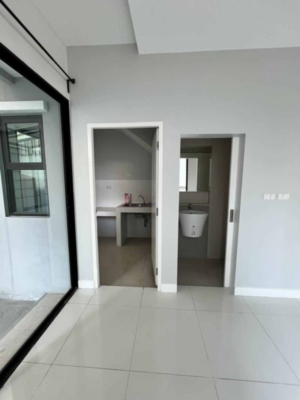 ให้เช่าทาวน์โฮมราษฎร์บูรณะ สุขสวัสดิ์ : 🔥เช่า หลังมุมส่วนตัว ราคาถูก พร้อมอยู่ บ้านกลางเมือง-สุขสวัสดิ์