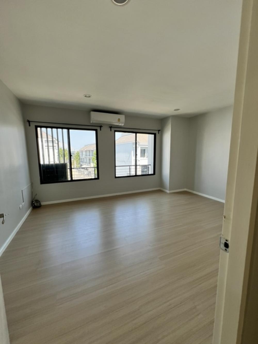 ให้เช่าทาวน์โฮมราษฎร์บูรณะ สุขสวัสดิ์ : 🔥เช่า หลังมุมส่วนตัว ราคาถูก พร้อมอยู่ บ้านกลางเมือง-สุขสวัสดิ์