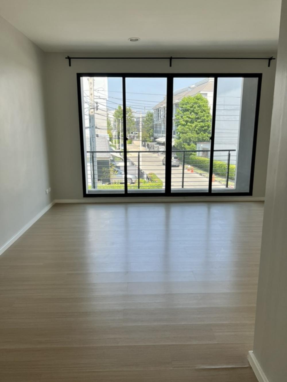 ให้เช่าทาวน์โฮมราษฎร์บูรณะ สุขสวัสดิ์ : 🔥เช่า หลังมุมส่วนตัว ราคาถูก พร้อมอยู่ บ้านกลางเมือง-สุขสวัสดิ์