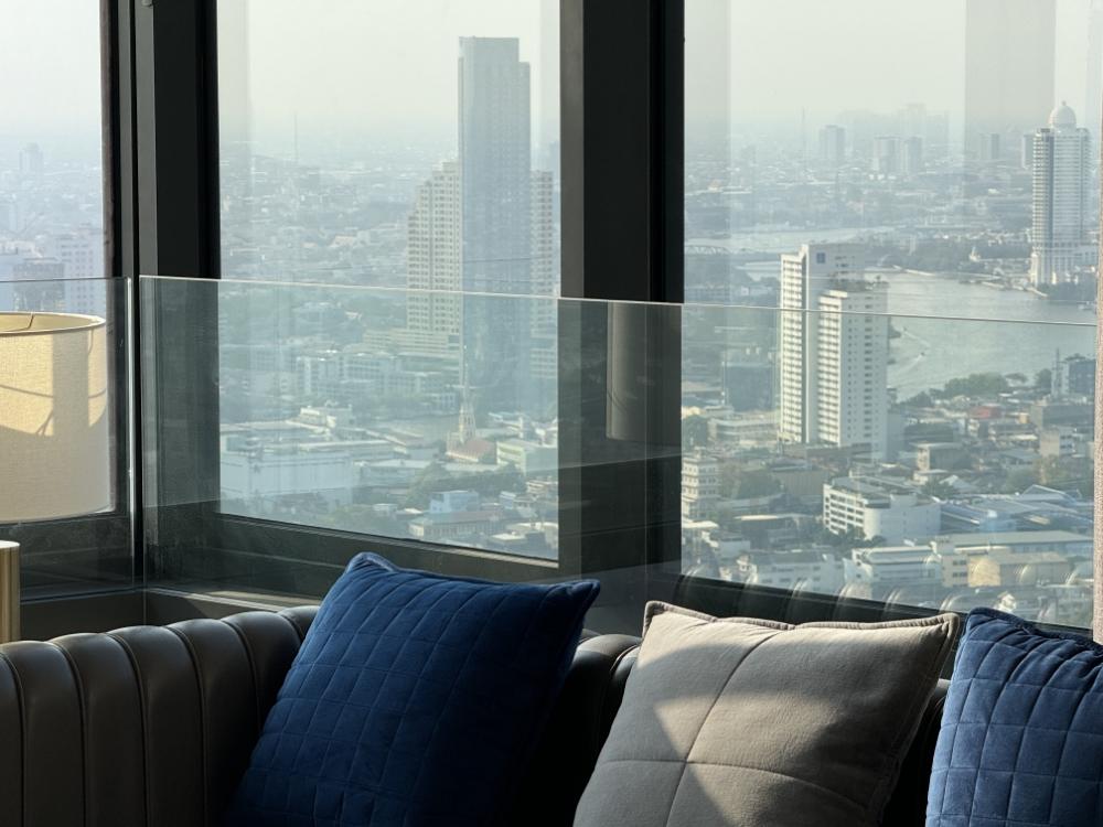 ให้เช่าคอนโดสีลม ศาลาแดง บางรัก : Rare river view 2 bed on floor 43