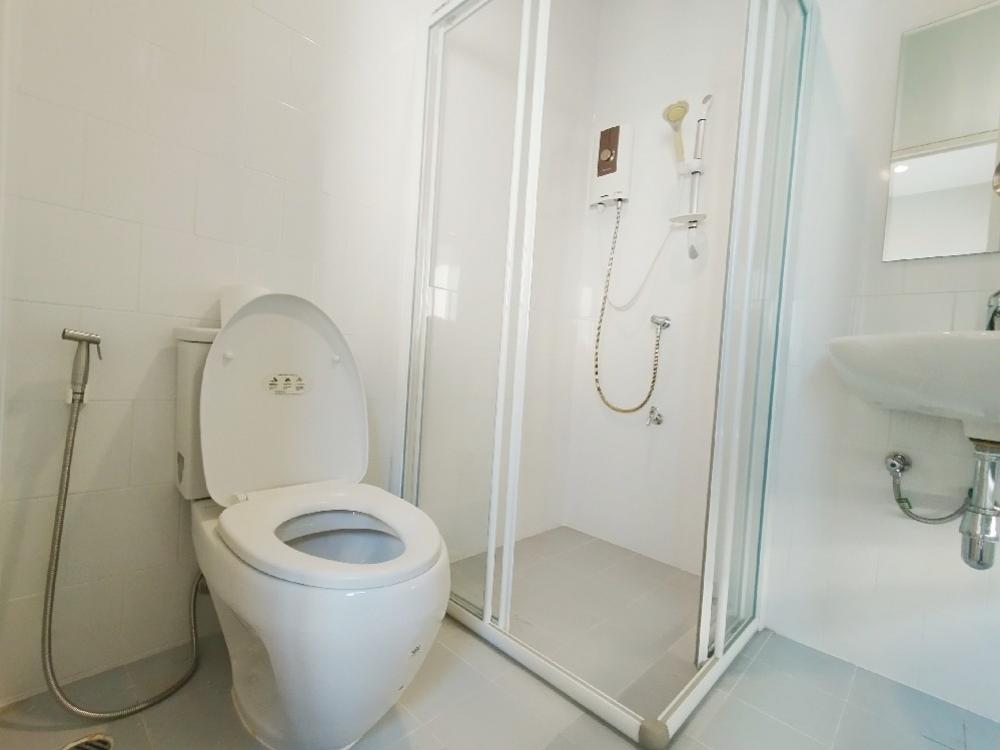 ให้เช่าทาวน์โฮมโชคชัย4 ลาดพร้าว71 : 🍒ให้เช่าทาวน์เฮ้าส์ 3 ชั้น หลังมุม #บ้านกลางเมืองแกรนด์เดอปารีสรัชดา ติดโรงเรียนนานาชาติ สิงคโปร์  เขตทองหลาง ,เหม่งจ๋าย ใกล้ห้วยขวางขนาด 3 ห้องนอน 4 ห้องน้ำ 34 ตารางวาจอดรถได้ 2 คัน พื้นที่ใช้สอย 195 ตรม.หน้ากว้าง 5.5 เมตรใกล้โรงเรียนนานาชาติ SISB, KISใก