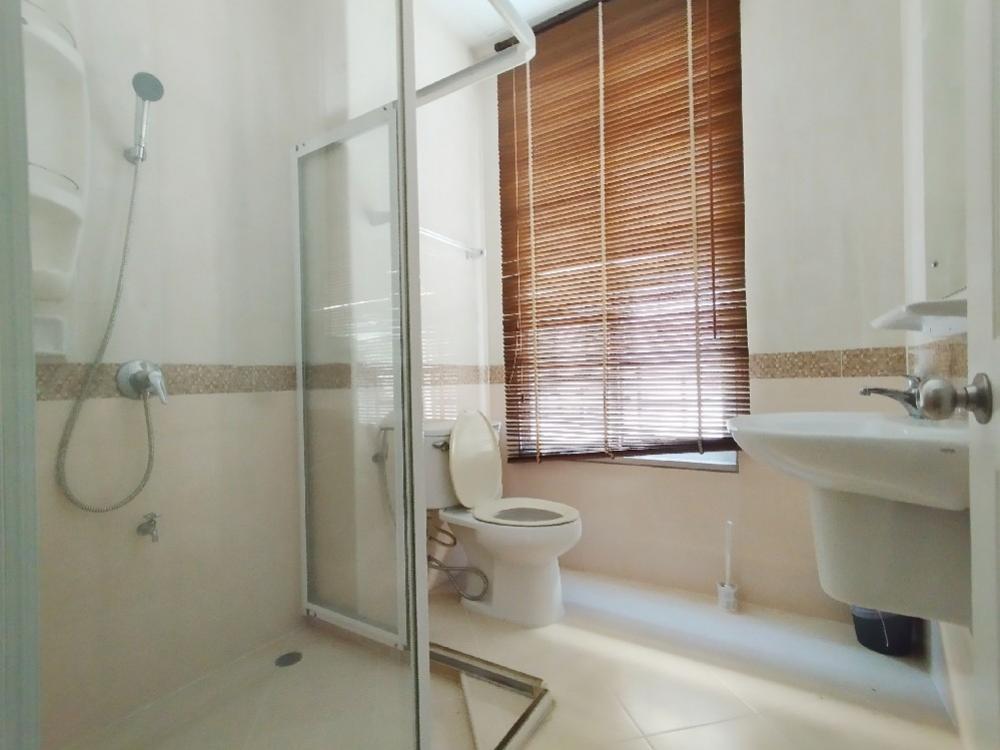 ให้เช่าทาวน์โฮมโชคชัย4 ลาดพร้าว71 : 🍒ให้เช่าทาวน์เฮ้าส์ 3 ชั้น หลังมุม #บ้านกลางเมืองแกรนด์เดอปารีสรัชดา ติดโรงเรียนนานาชาติ สิงคโปร์  เขตทองหลาง ,เหม่งจ๋าย ใกล้ห้วยขวางขนาด 3 ห้องนอน 4 ห้องน้ำ 34 ตารางวาจอดรถได้ 2 คัน พื้นที่ใช้สอย 195 ตรม.หน้ากว้าง 5.5 เมตรใกล้โรงเรียนนานาชาติ SISB, KISใก