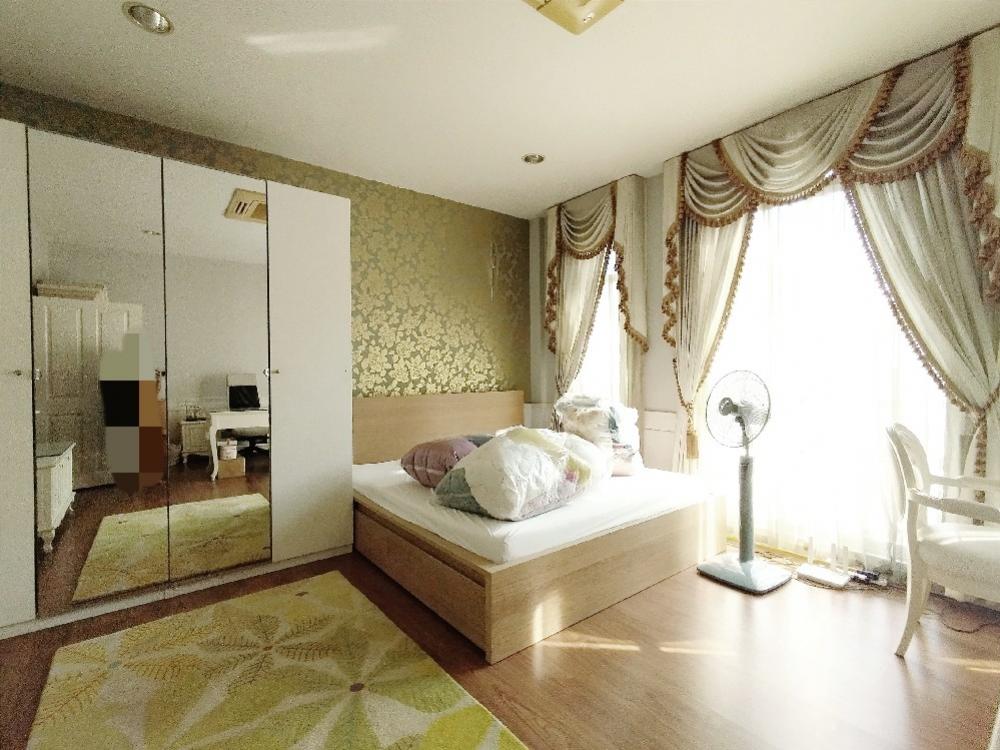 ให้เช่าทาวน์โฮมโชคชัย4 ลาดพร้าว71 : 🍒ให้เช่าทาวน์เฮ้าส์ 3 ชั้น หลังมุม #บ้านกลางเมืองแกรนด์เดอปารีสรัชดา ติดโรงเรียนนานาชาติ สิงคโปร์  เขตทองหลาง ,เหม่งจ๋าย ใกล้ห้วยขวางขนาด 3 ห้องนอน 4 ห้องน้ำ 34 ตารางวาจอดรถได้ 2 คัน พื้นที่ใช้สอย 195 ตรม.หน้ากว้าง 5.5 เมตรใกล้โรงเรียนนานาชาติ SISB, KISใก