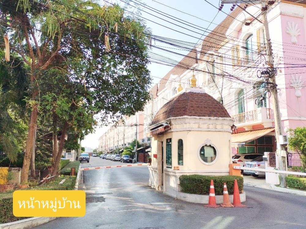 For RentTownhomeChokchai 4, Ladprao 71, Ladprao 48, : 🍒3-storey townhouse for rent, corner house #Baan Klang Muang Grand de Paris Ratchada Next to Singapore International School, Thonglang District, Mengjai, near Huai Khwang, size 3 bedrooms, 4 bathrooms, 34 square meters, parking for 2 cars, usable area 195