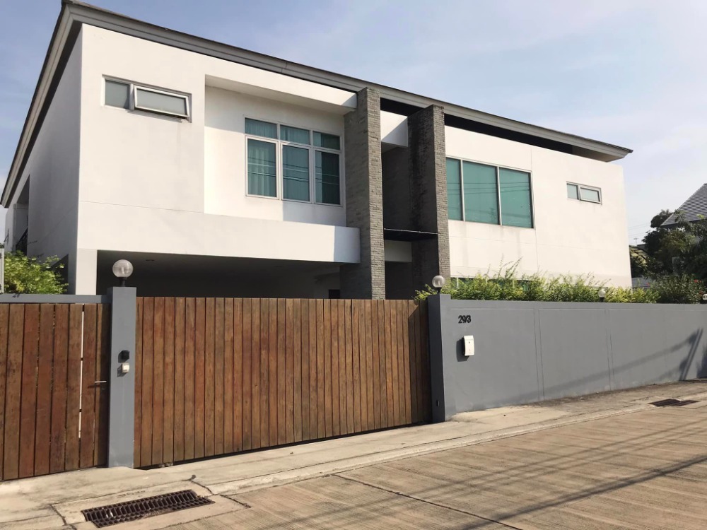 For SaleHouseRamkhamhaeng, Hua Mak : 👉Sale Modern Minimalism House, Tararom Ramkhamhaeng 9 with Salt Pool System and only 10 minutes to Thonglor and Ekkamai
