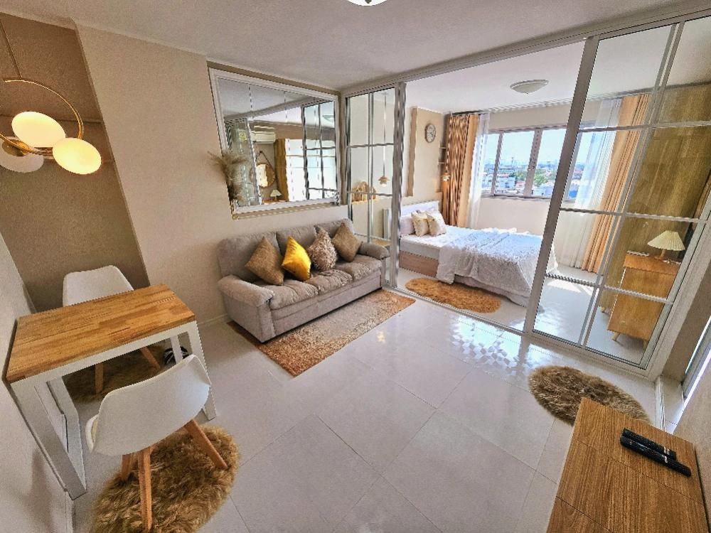 ให้เช่าคอนโดนวมินทร์ รามอินทรา : สวยมากแม๊!!!🤩🤩😆😆เช่าด่วน 8000!! ดีคอนโด รามอินทรา ห้องรีโนเวทใหม่ ทำใหม่ยกห้อง!!!!มินิมอลสไตล์ในราคาที่ลงตัว 😊😊😊ตึกA ชั้น8 วิวโล่ง เฟอร์ครบ +เครื่องซักผ้าใหม่!!!เครื่องใช้ไฟฟ้า :ทีวีตู้เย็นไมโครเวฟแอร์น้ำอุ่น🏢ดี คอนโด รามอินทรา (D Condo Ramintra)รายละเอีย