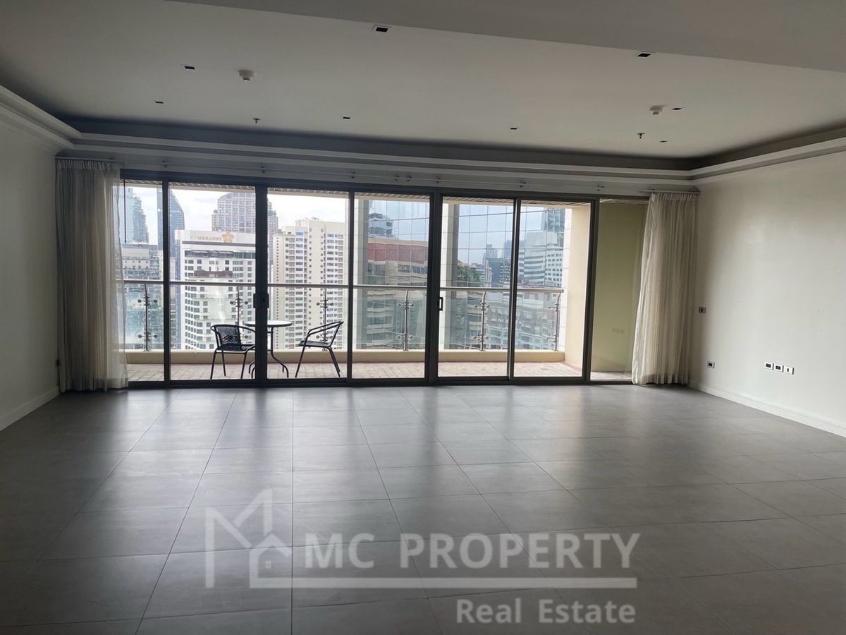 ให้เช่าคอนโดสุขุมวิท อโศก ทองหล่อ : The Lakes 2 bedroom 111sqm Park view for rent only 70,000 Contact: 0816878954