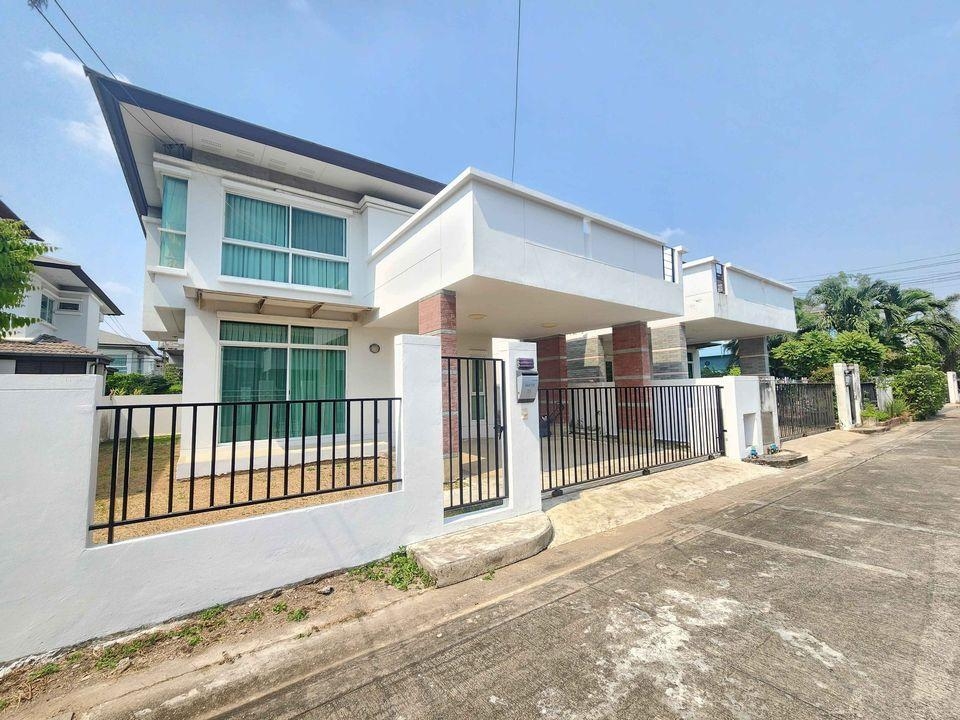 For RentHouseMin Buri, Romklao : For rent, Sammakorn Village, Ramkhamhaeng.