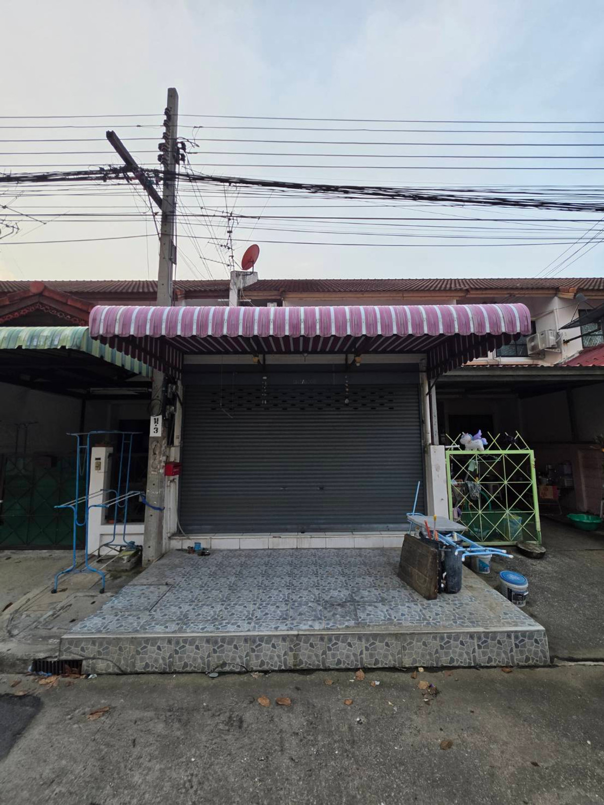 ให้เช่าทาวน์โฮมแจ้งวัฒนะ เมืองทอง : ให้เช่าทาวน์เฮ้าส์ การเคหะนนทบุรี ใกล้ โรงเรียนสวนกุหลาบวิทยาลัย นนทบุรี เพียง 7 นาที