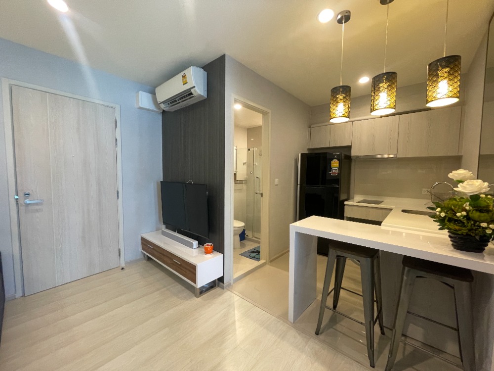 ให้เช่าคอนโดพระราม 9 เพชรบุรีตัดใหม่ RCA : Life Asoke 1 bedroom 1 bathroom 35 sqm high floor fully furnished THB 25,000.- a month