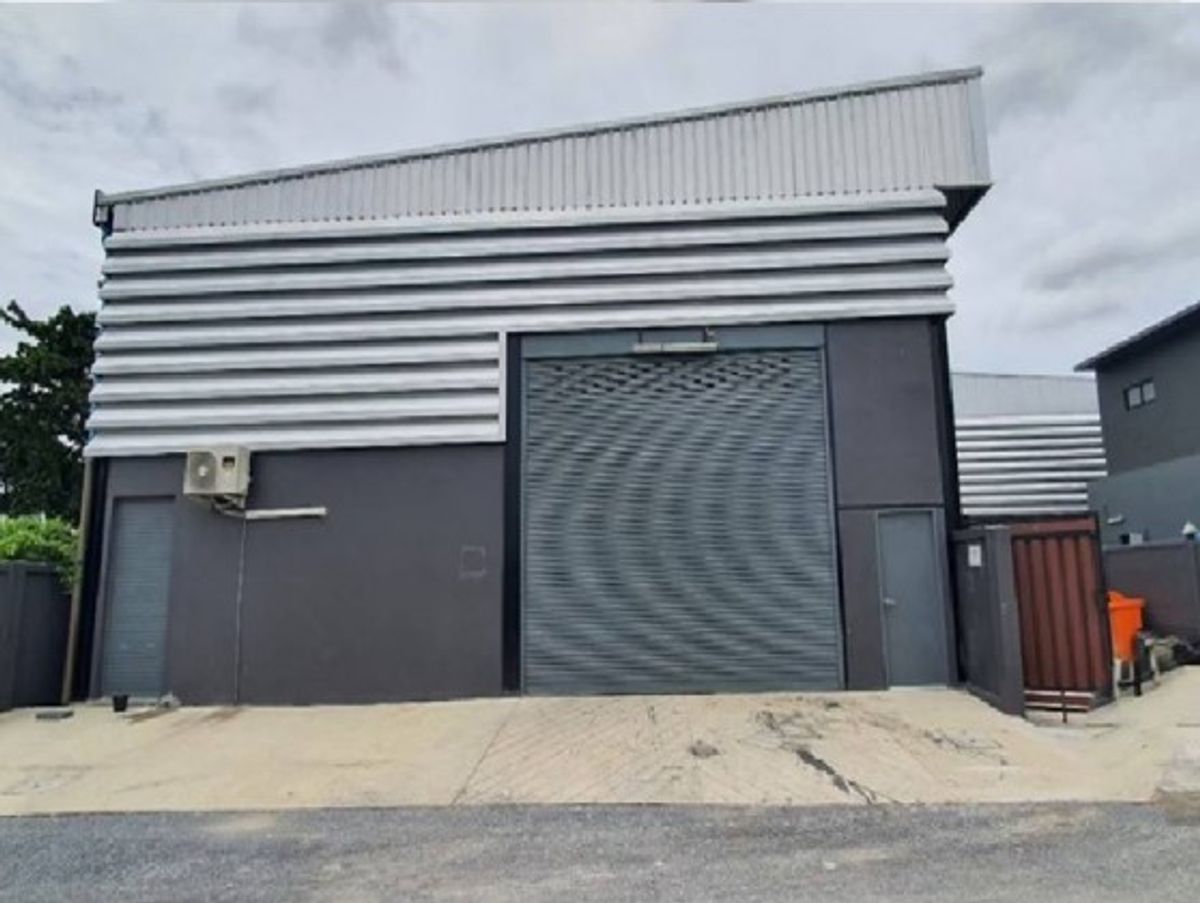 For RentWarehouseNonthaburi, Bang Yai, Bangbuathong : Tel. 081-632-0632 Warehouse rental with a new office, Soi Budget, Tiwan Road / near Impact Muang Thong Thani / Warehouse area 595 square meters / trailer in and out.