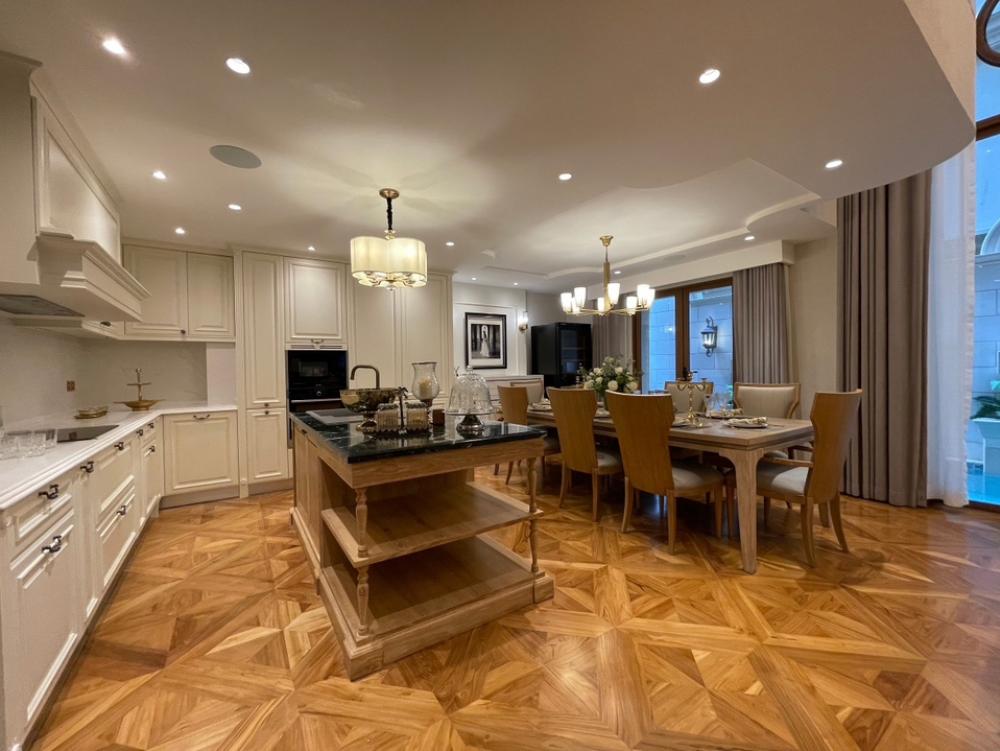 For SaleHouseSukhumvit, Asoke, Thonglor : A luxurious detached house for sale on Ekamai