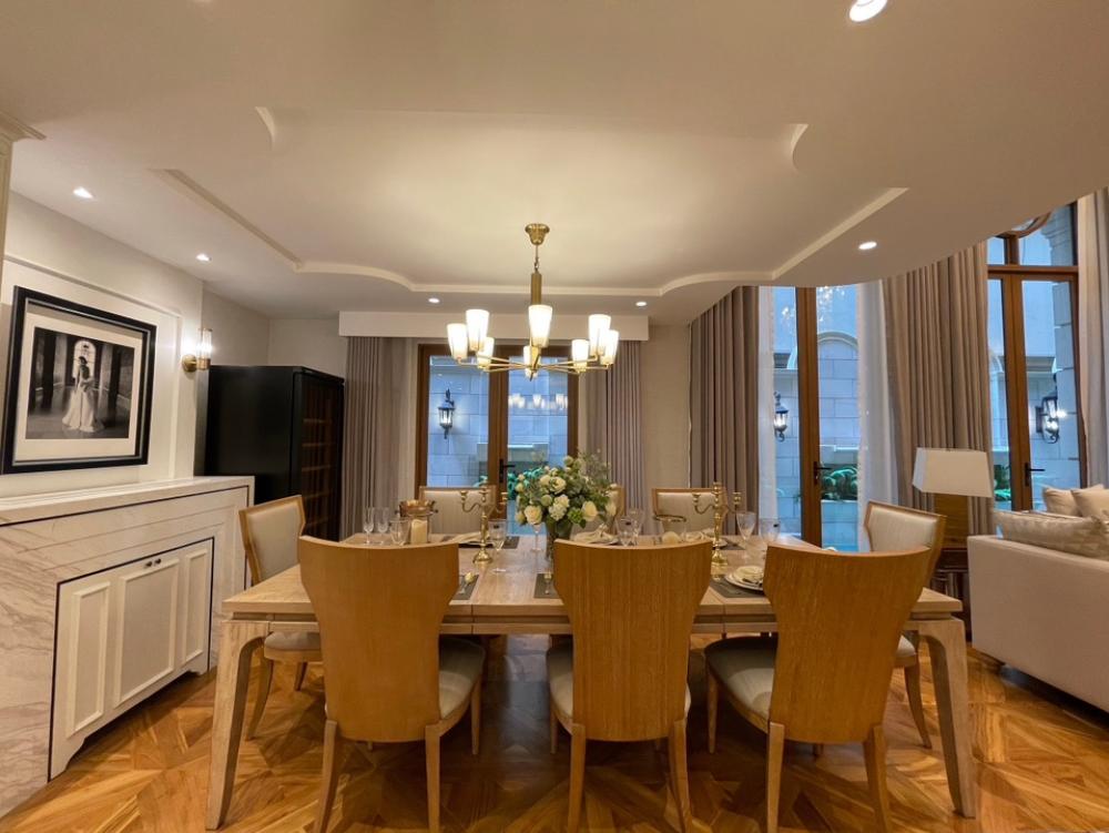 For SaleHouseSukhumvit, Asoke, Thonglor : A luxurious detached house for sale on Ekamai