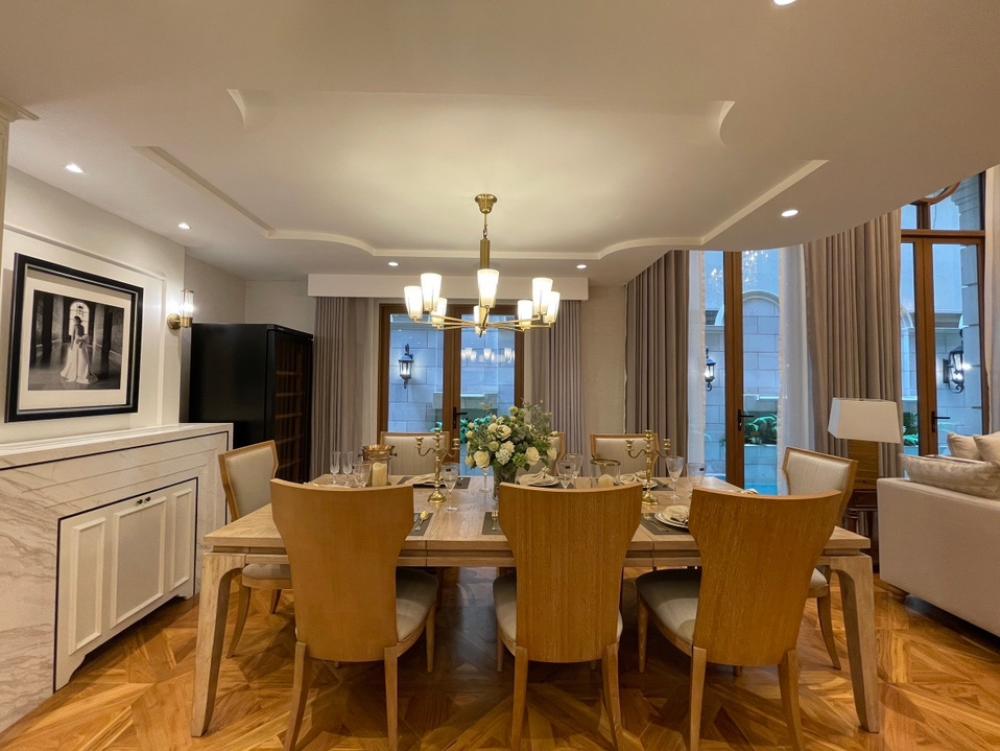 For SaleHouseSukhumvit, Asoke, Thonglor : A luxurious detached house for sale on Ekamai